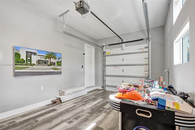 10223 NW 75th Ter ., Doral, FL 33178