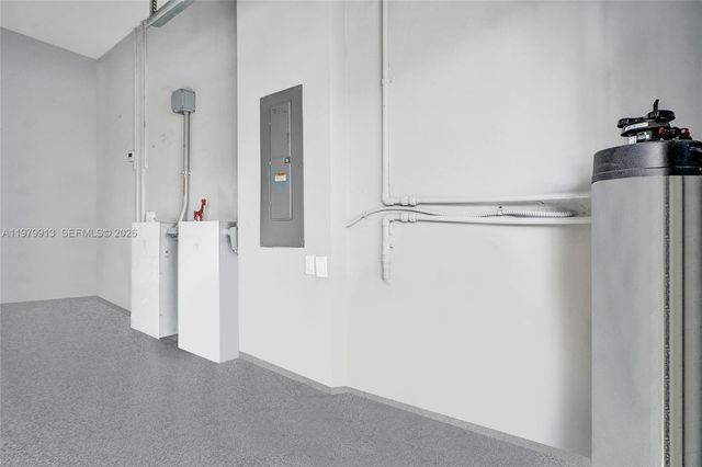 10223 NW 75th Ter ., Doral, FL 33178