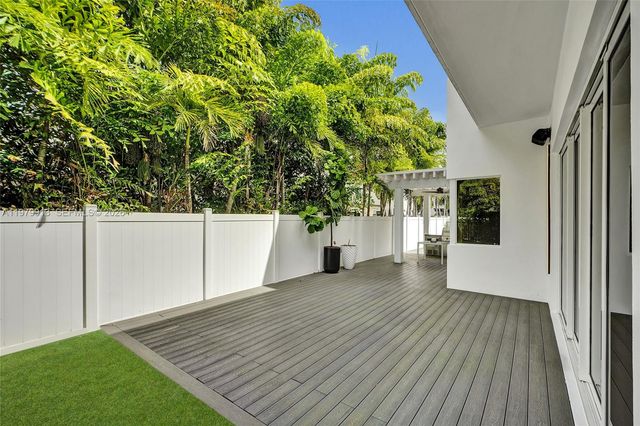 10223 NW 75th Ter ., Doral, FL 33178