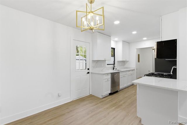 2483 Walce Drive, West Bloomfield, MI 48324