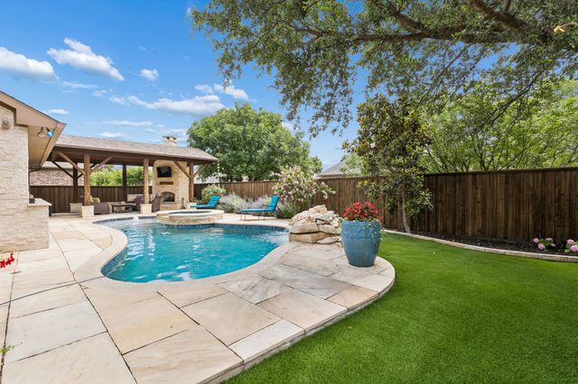 1004 Duttons Meadow Lane, Mckinney, TX 75071