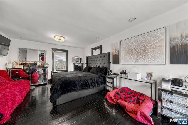 461 Greenmount Avenue, Cliffside Park, NJ 07010