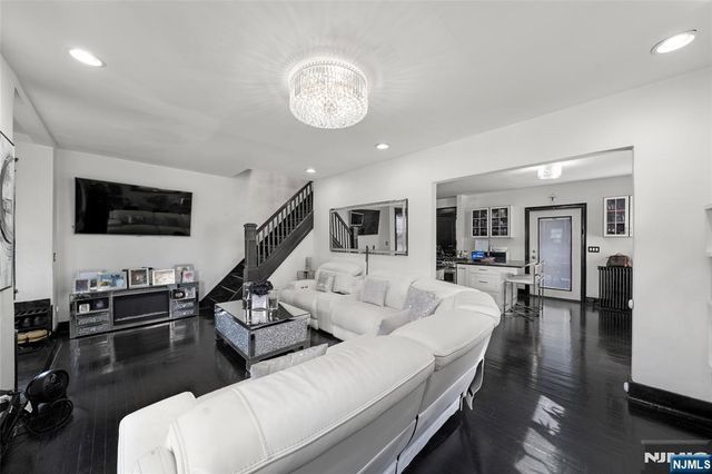 461 Greenmount Avenue, Cliffside Park, NJ 07010