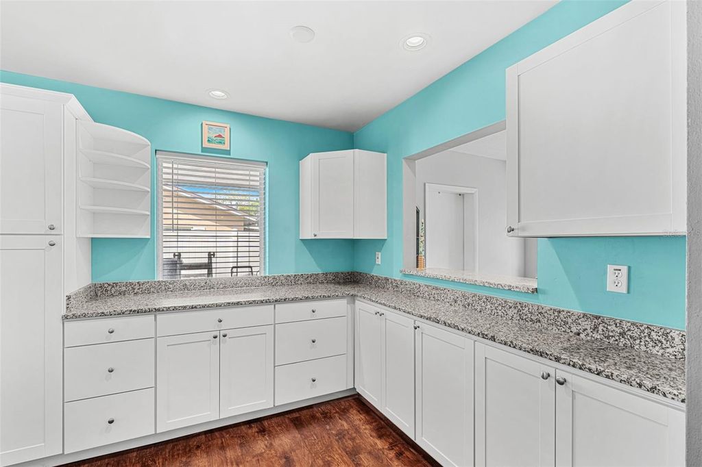 Image 20 of property listing at 2923 CONWAY GARDENS ROAD, Orlando, FL 32806