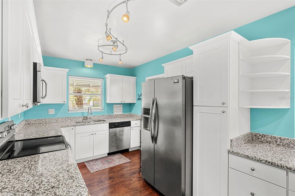 Image 21 of property listing at 2923 CONWAY GARDENS ROAD, Orlando, FL 32806