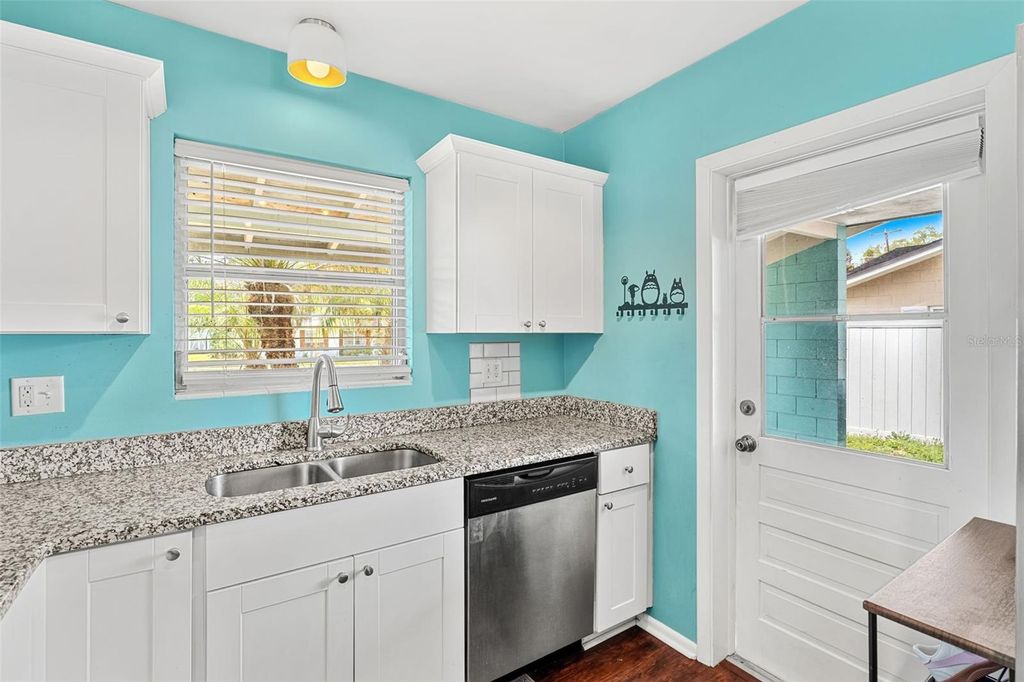 Image 22 of property listing at 2923 CONWAY GARDENS ROAD, Orlando, FL 32806