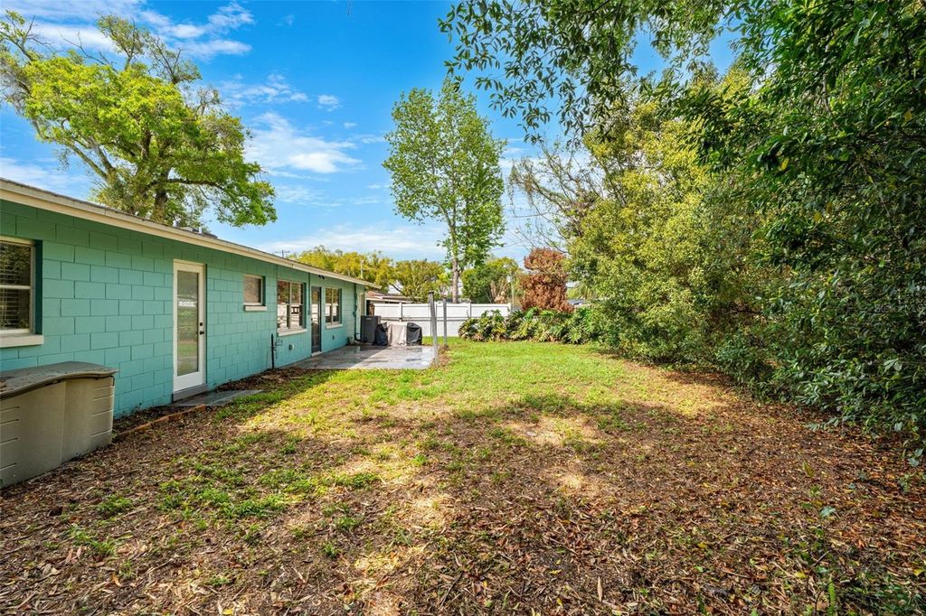 Image 27 of property listing at 2923 CONWAY GARDENS ROAD, Orlando, FL 32806