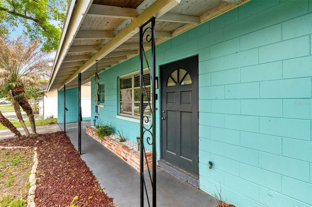 Image 28 of property listing at 2923 CONWAY GARDENS ROAD, Orlando, FL 32806