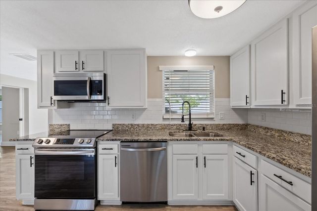 10220 OAK HILL DRIVE, Port Richey, FL 34668