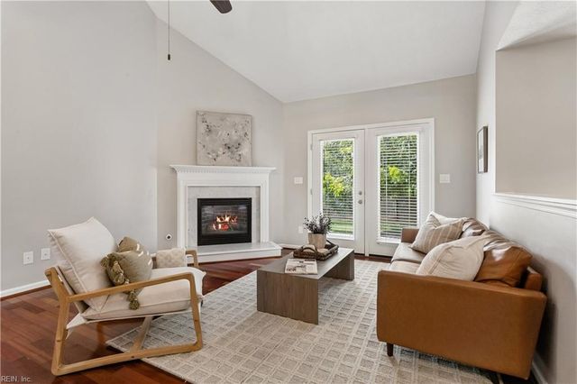 6 Poplar CT, Smithfield, VA 23430