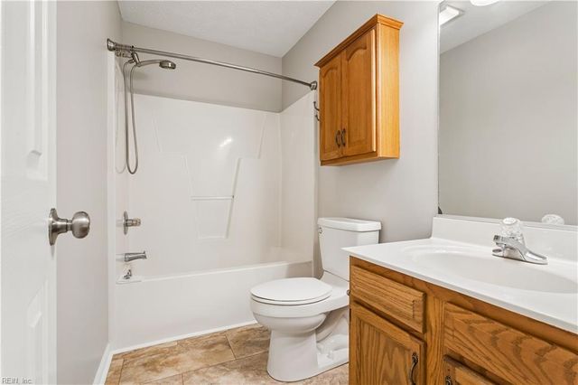 6 Poplar CT, Smithfield, VA 23430