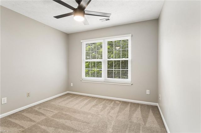 6 Poplar CT, Smithfield, VA 23430