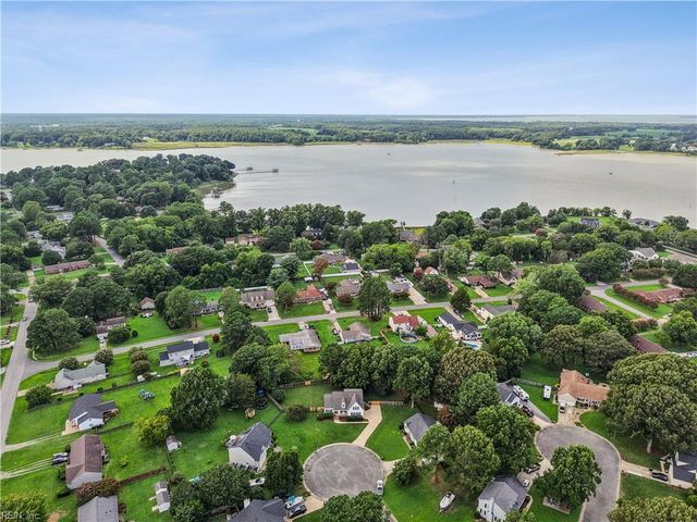 6 Poplar CT, Smithfield, VA 23430