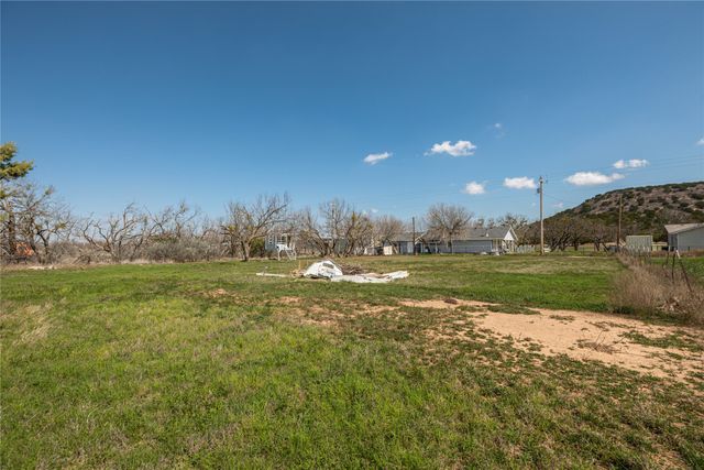 240 FM 382, Ovalo, TX 79541