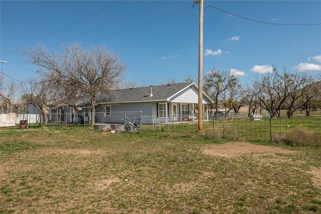 240 FM 382, Ovalo, TX 79541