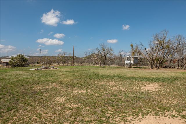 240 FM 382, Ovalo, TX 79541