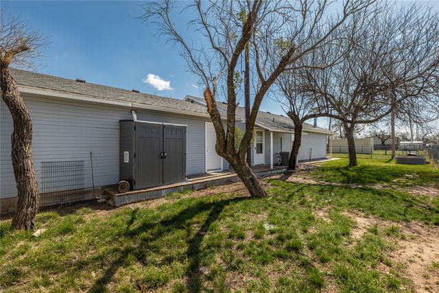 240 FM 382, Ovalo, TX 79541