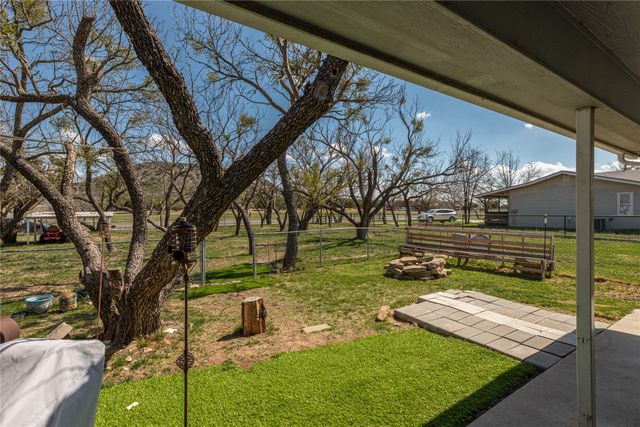 240 FM 382, Ovalo, TX 79541