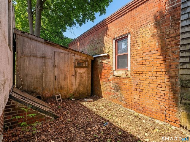 44 Rogers Street, New London, CT 06320
