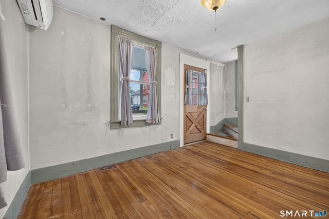 44 Rogers Street, New London, CT 06320