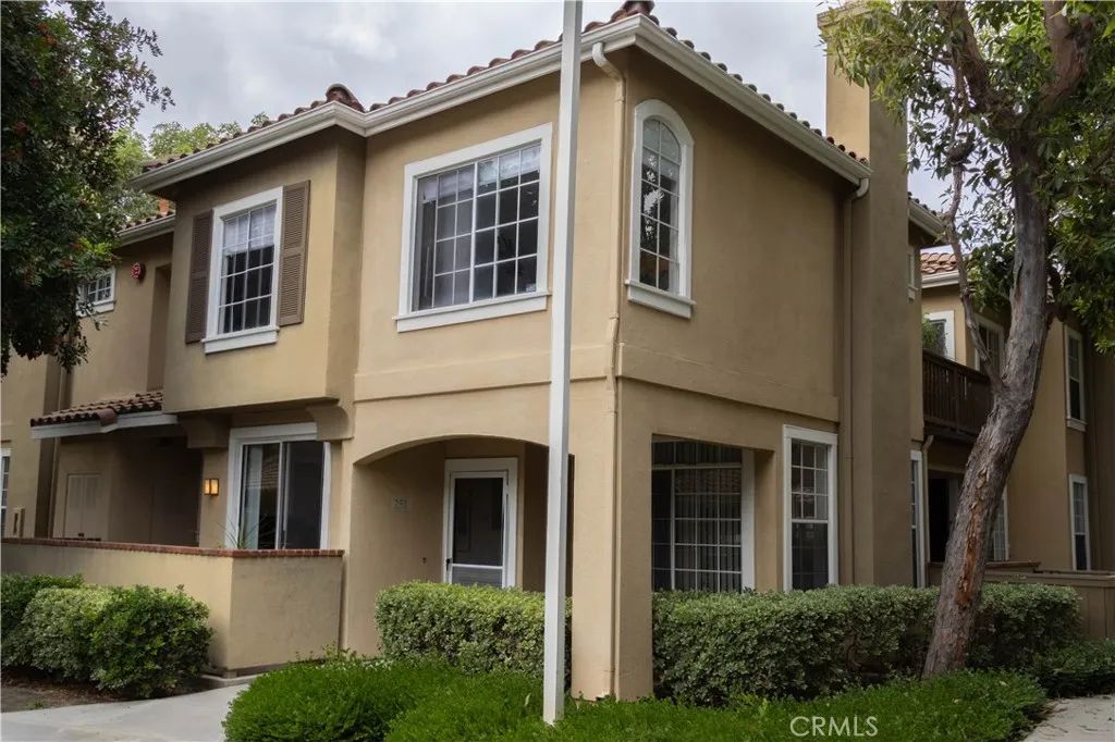 251 Gallery, Tustin, CA 92782