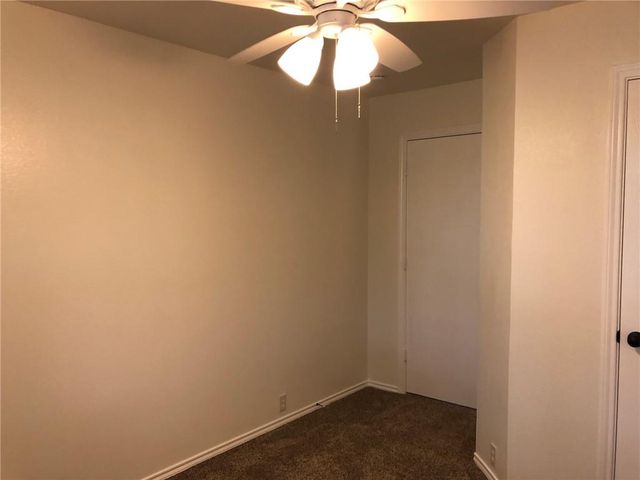 165 Michaelis B, Kyle, TX 78640