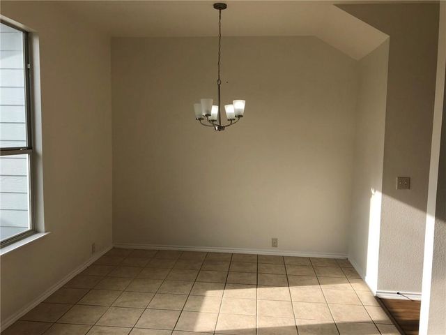 165 Michaelis B, Kyle, TX 78640