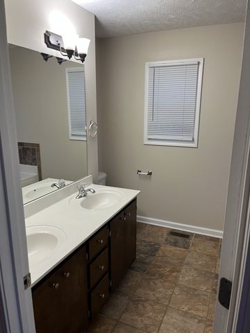 1448 Mutual Dr, Clarksville, TN 37042