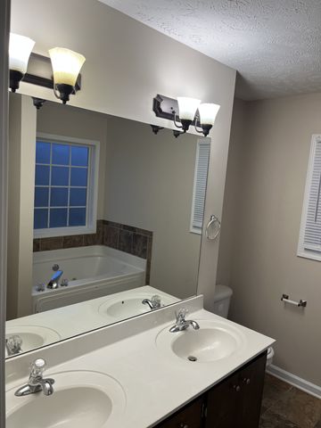 1448 Mutual Dr, Clarksville, TN 37042