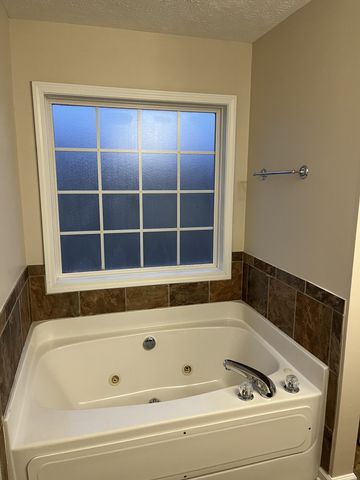 1448 Mutual Dr, Clarksville, TN 37042