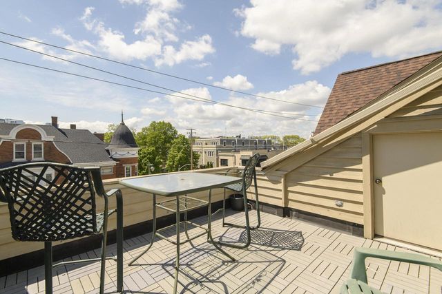 902 E Brady STREET, Milwaukee, WI 53202