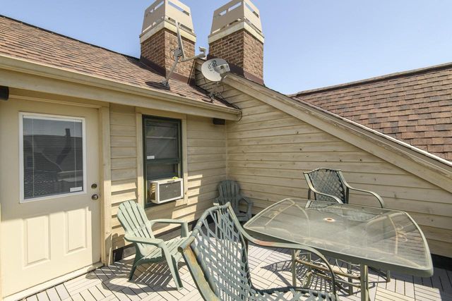 902 E Brady STREET, Milwaukee, WI 53202