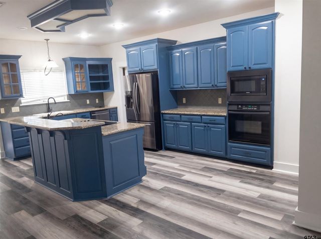 302 Bascom Rd, Whitehouse, TX 75791