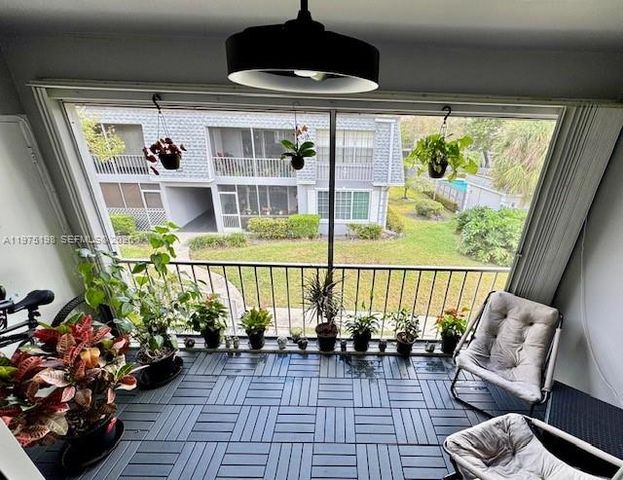 284 NW 69th Avenue 279, Plantation, FL 33317