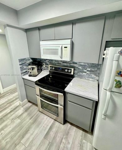 284 NW 69th Avenue 279, Plantation, FL 33317