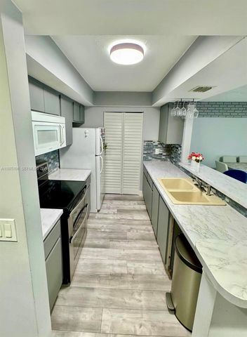 284 NW 69th Avenue 279, Plantation, FL 33317