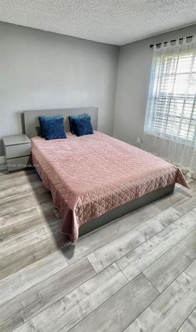 284 NW 69th Avenue 279, Plantation, FL 33317