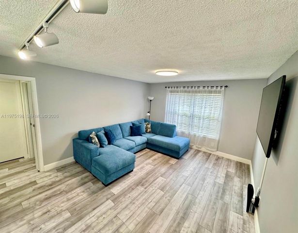 284 NW 69th Avenue 279, Plantation, FL 33317