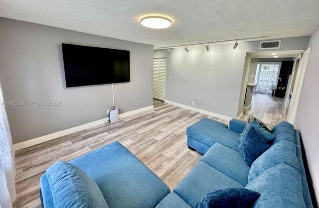 284 NW 69th Avenue 279, Plantation, FL 33317