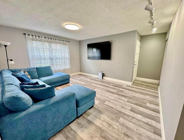 284 NW 69th Avenue 279, Plantation, FL 33317