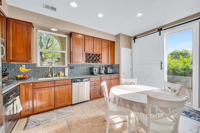 563 Abruzzi Ct, Fairfield, CA 94534