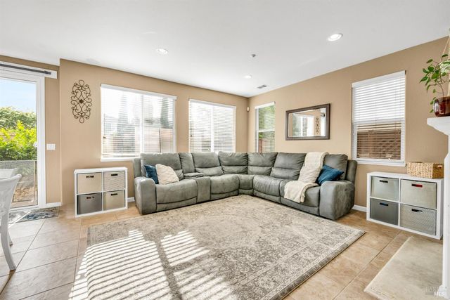 563 Abruzzi Ct, Fairfield, CA 94534