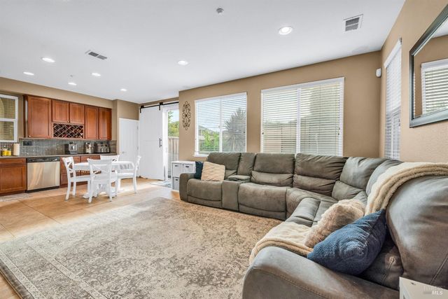 563 Abruzzi Ct, Fairfield, CA 94534