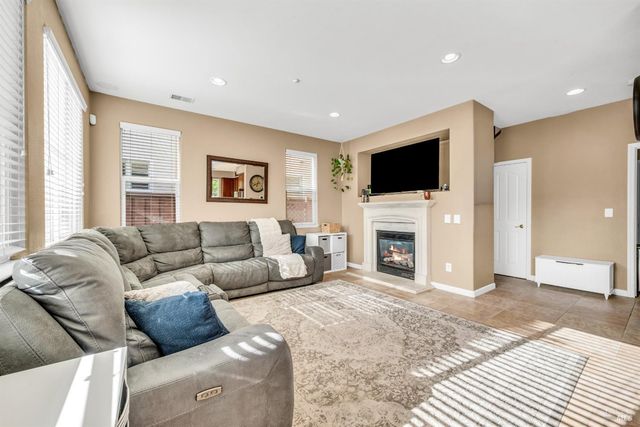 563 Abruzzi Ct, Fairfield, CA 94534