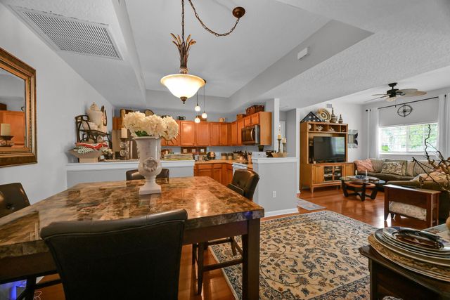 568 7th Square, Vero Beach, FL 32962