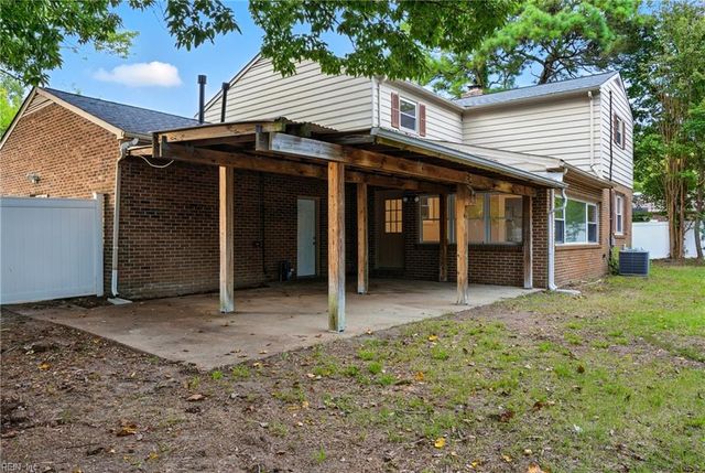 96 Colombia DR, Newport News, VA 23608