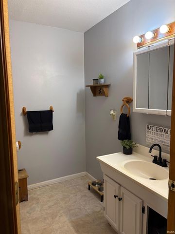 1016 N Roosevelt Street, Silver Lake, IN 46982