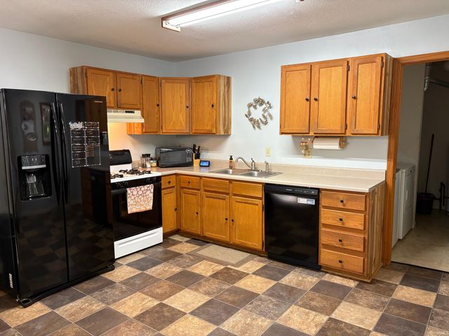 1016 N Roosevelt Street, Silver Lake, IN 46982