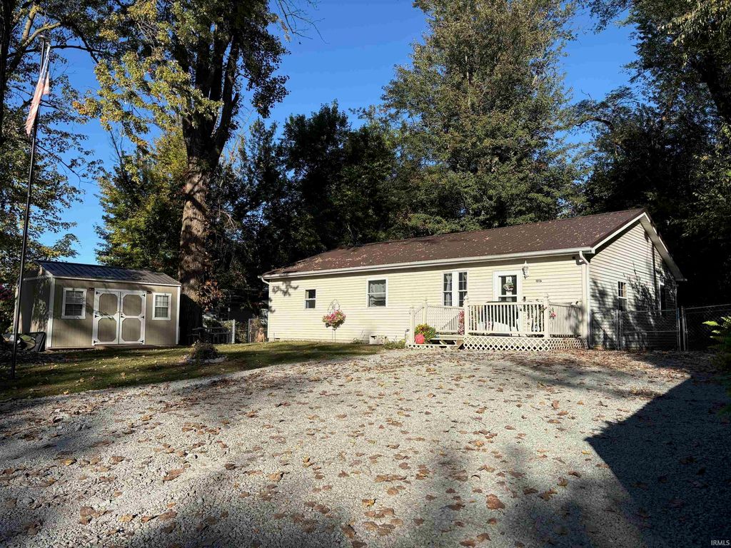 1016 N Roosevelt Street, Silver Lake, IN 46982