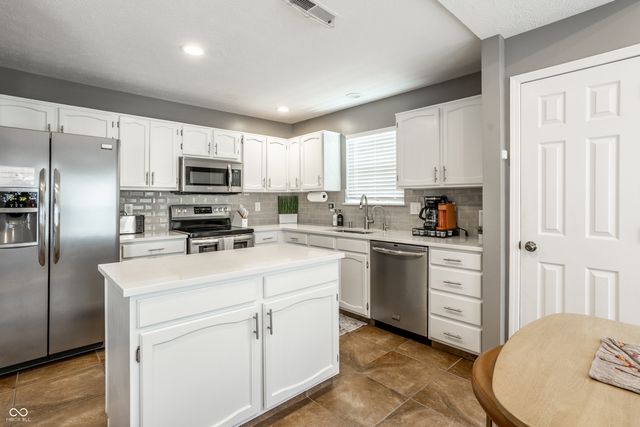 13817 Wabash Drive, Fishers, IN 46038
